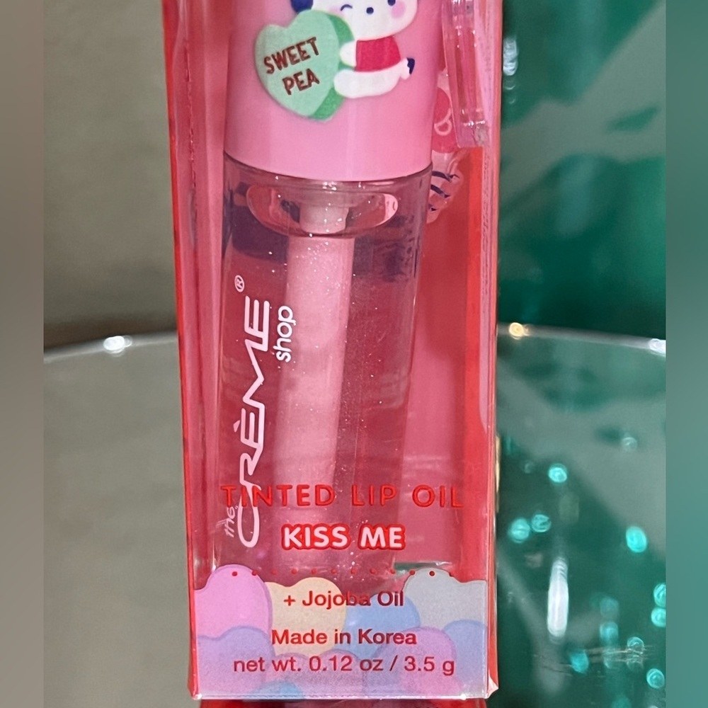 The Creme Shop x Hello Kitty Sweethearts Lip Oil in Kiss Me, new! - Picture 4 of 6